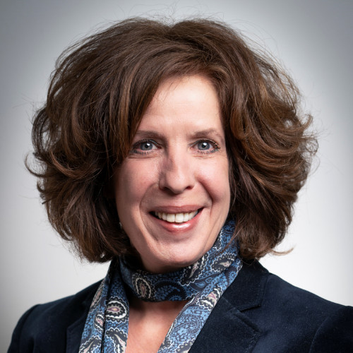 Antoinette van der Linden Adjunct directeur at KWH - CRO.CAFE podcast guest